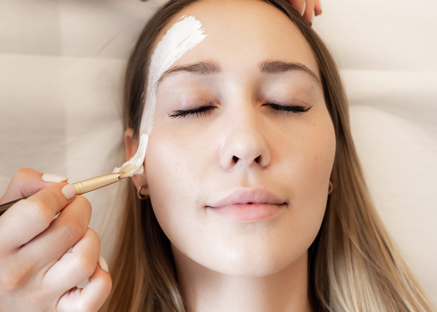 Soemantri Ästhetik Institut, Lüdenscheid, Medizinische Peelings und Ausreinigung, Premium, NRW